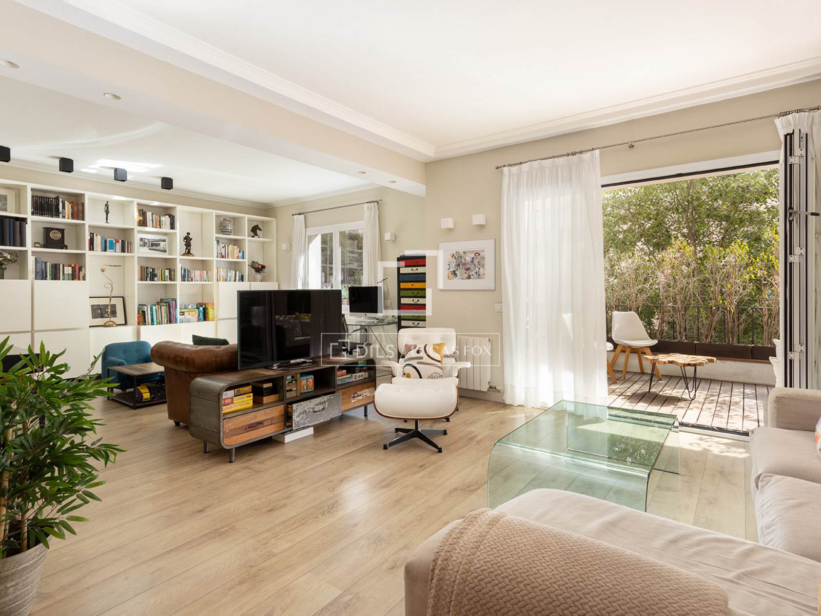 Apartment in Barcelona, Spain 3 bedrooms, 150 sq.m. No. 192636