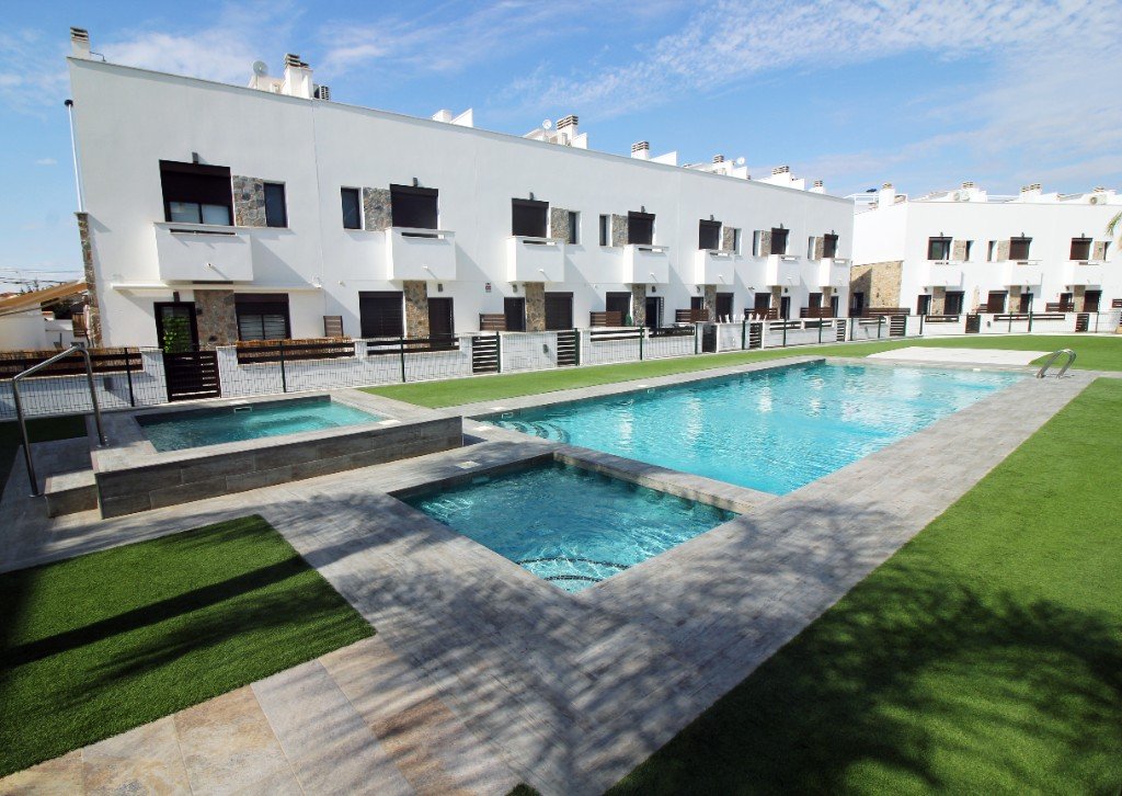 Rindu māja Pilar de la Horadada, Alicante, Spānijā 3 istabas, 93 m2 Nr. 144934