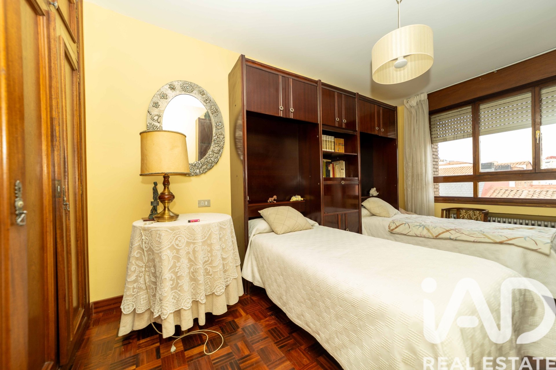 Apartamento en León, España 4 dormitorios, 190 m2 No. 188418