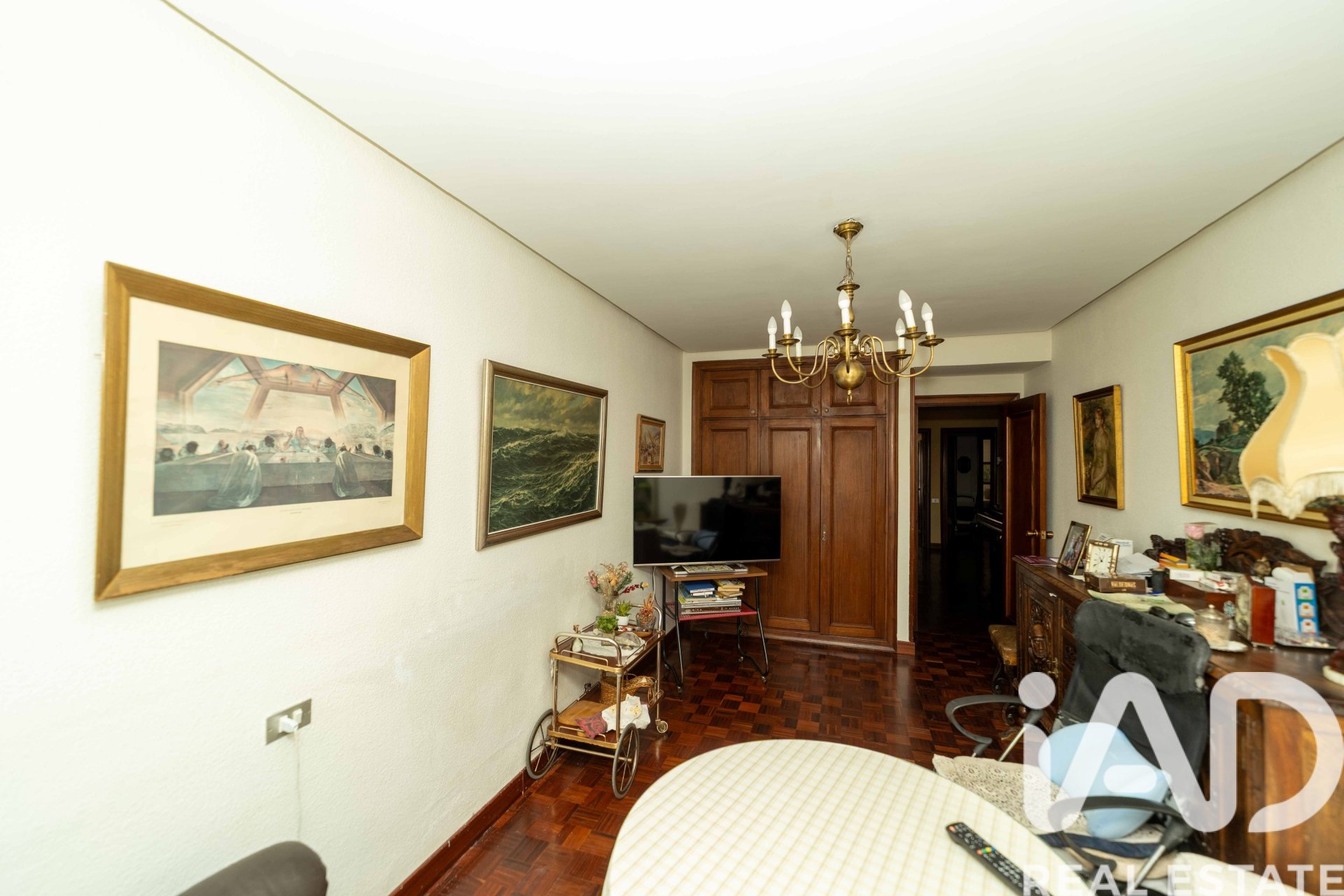 Apartamento en León, España 4 dormitorios, 190 m2 No. 188418