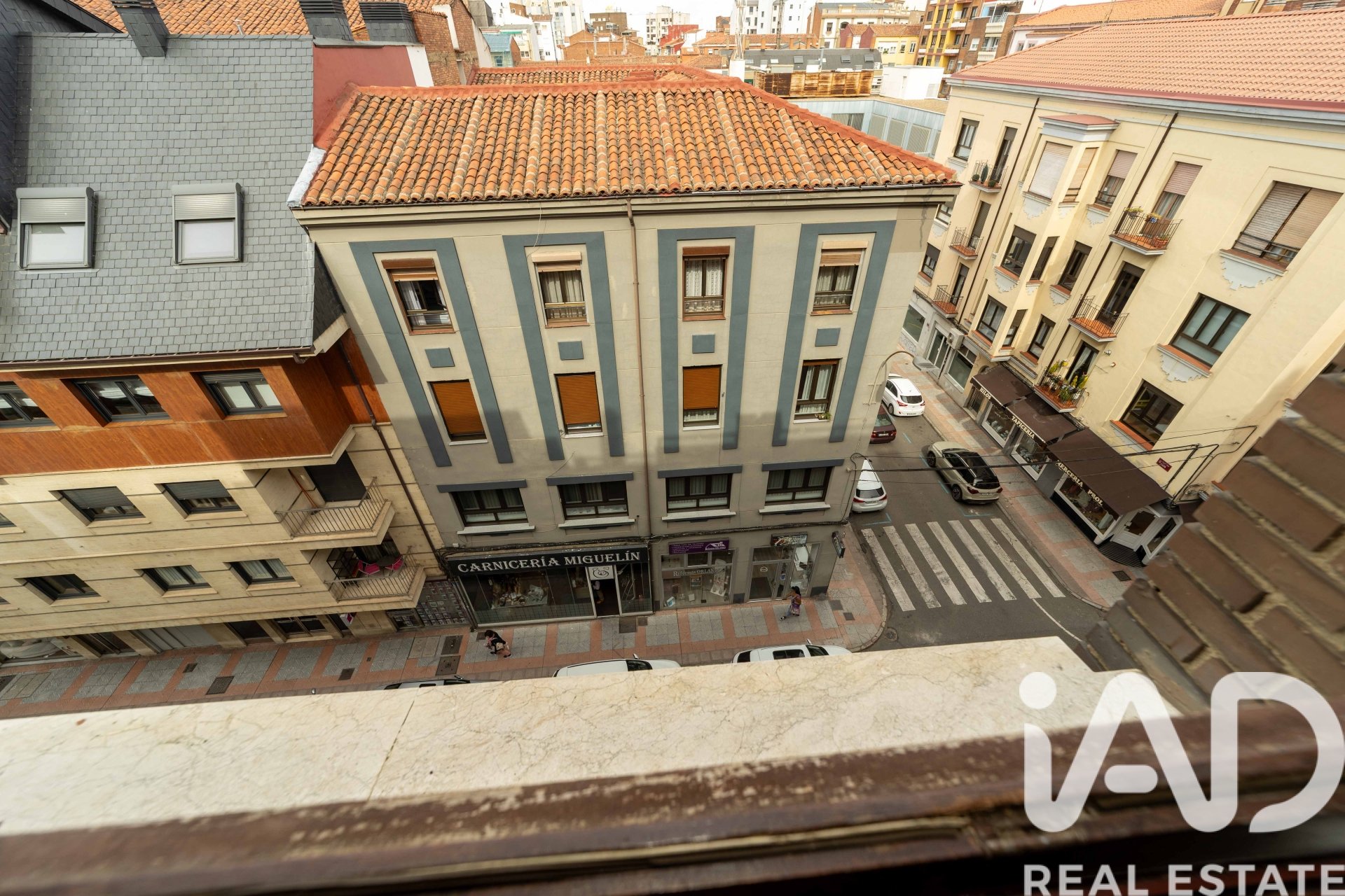 Apartamento en León, España 4 dormitorios, 190 m2 No. 188418