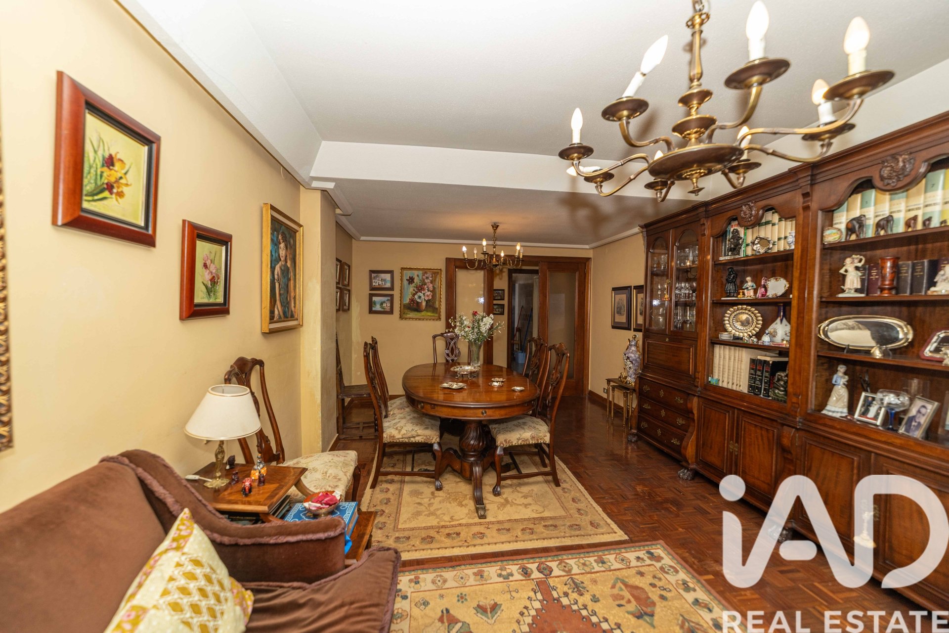 Apartamento en León, España 4 dormitorios, 190 m2 No. 188418