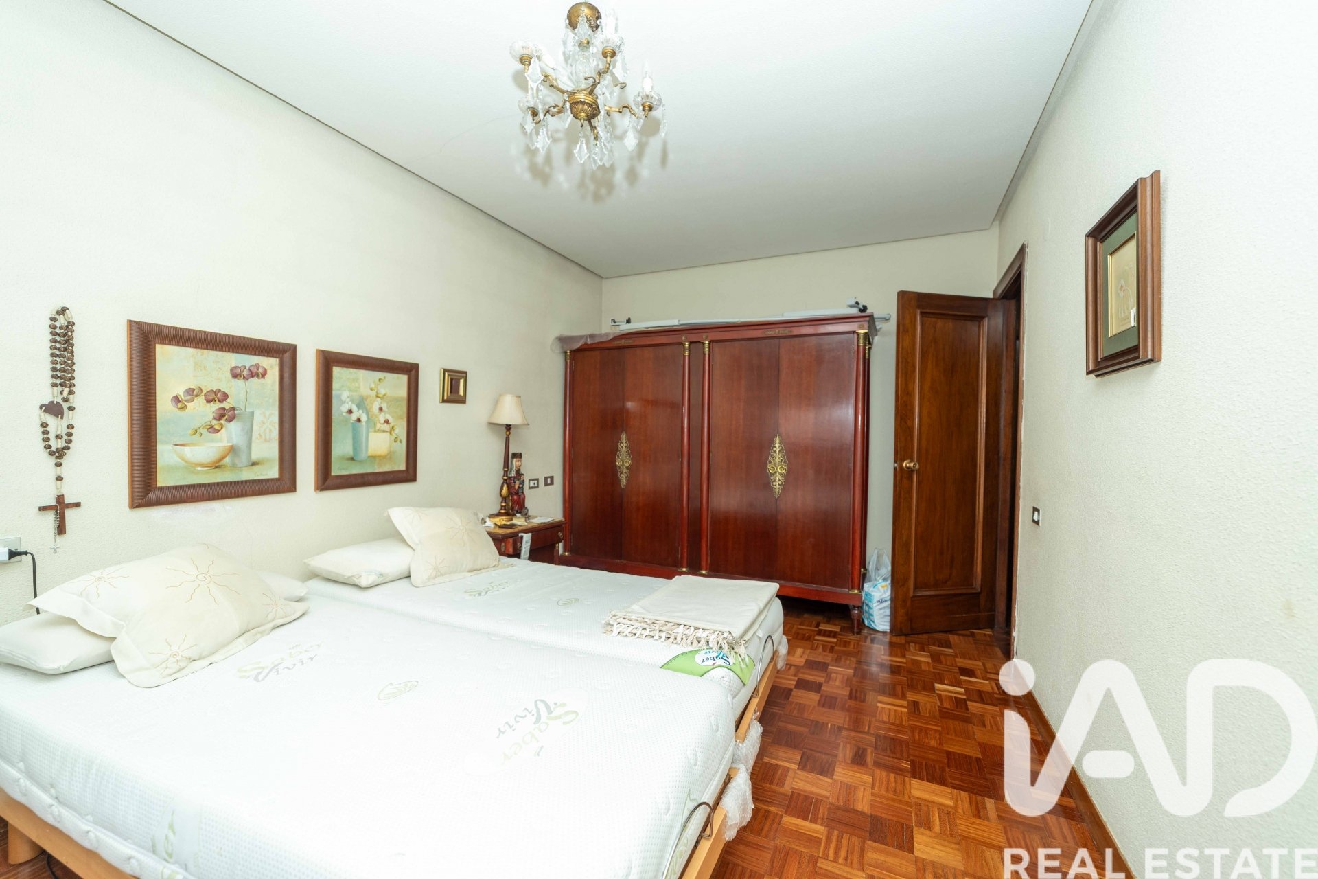 Apartamento en León, España 4 dormitorios, 190 m2 No. 188418