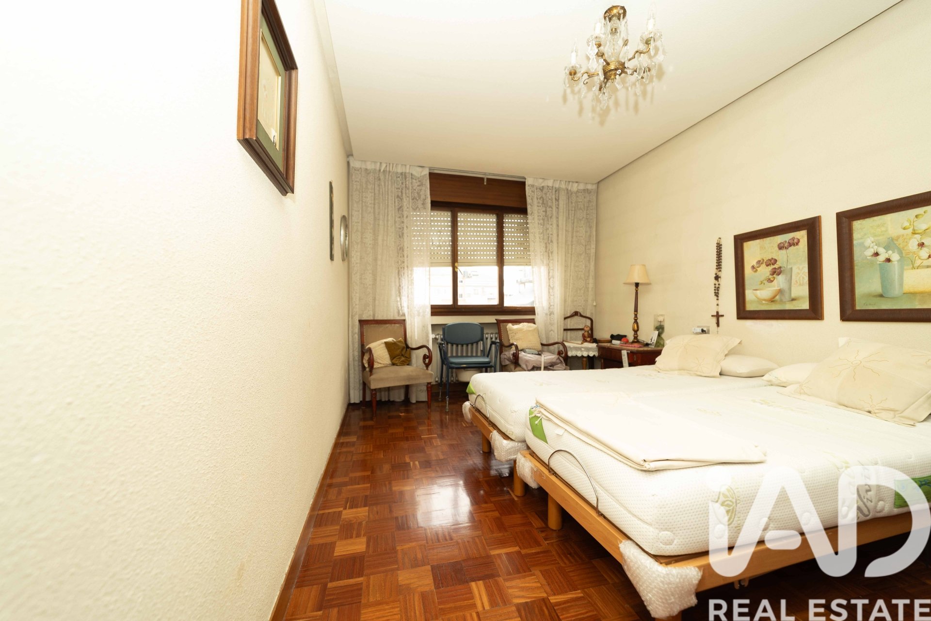 Apartamento en León, España 4 dormitorios, 190 m2 No. 188418