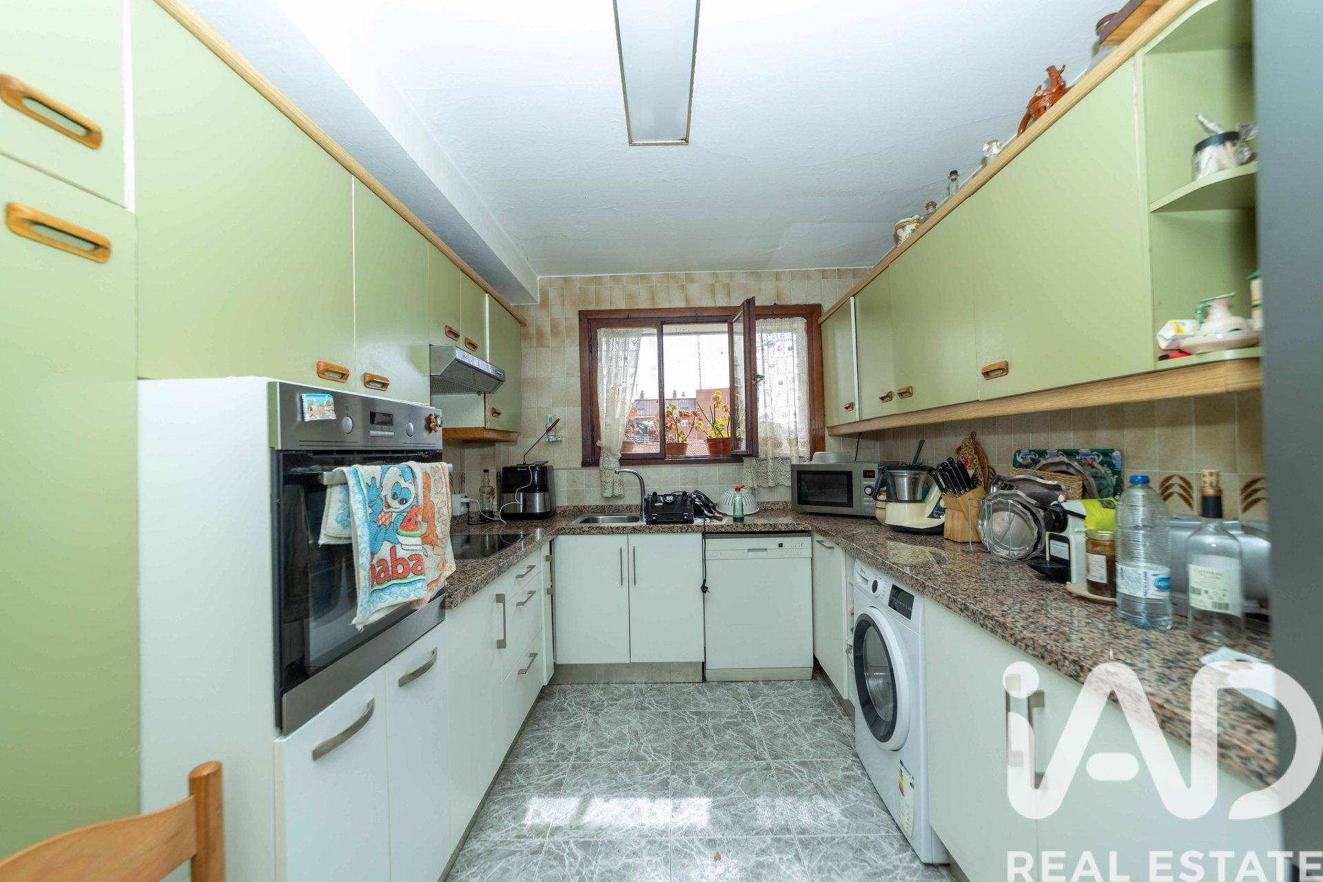 Apartamento en León, España 4 dormitorios, 190 m2 No. 188418