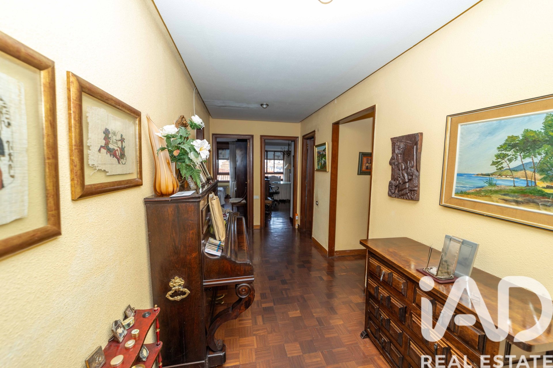 Apartamento en León, España 4 dormitorios, 190 m2 No. 188418