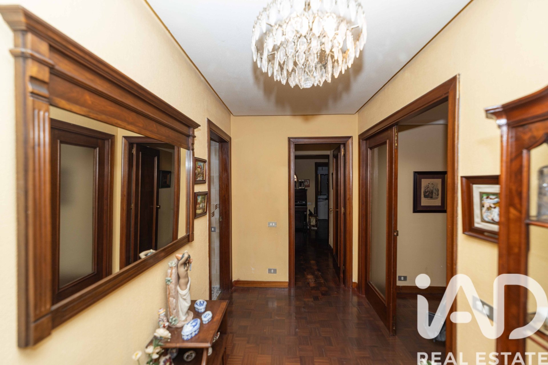 Apartamento en León, España 4 dormitorios, 190 m2 No. 188418