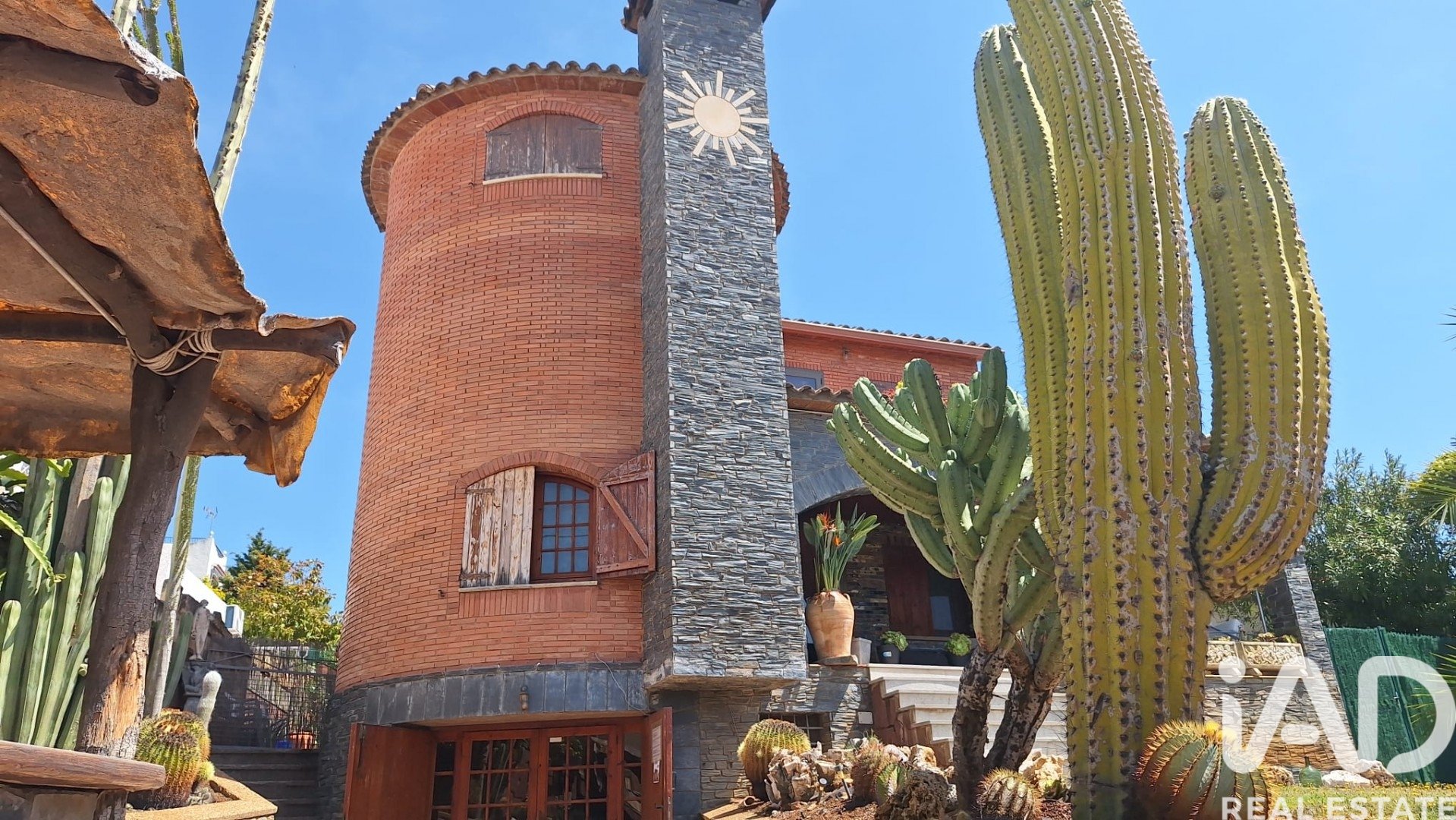 Māja Roda de Berà, Tarragona, Spānijā 5 istabas, 253 m2 Nr. 188415