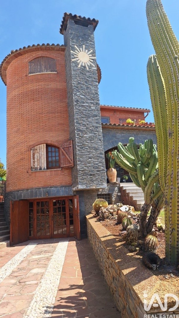 Māja Roda de Berà, Tarragona, Spānijā 5 istabas, 253 m2 Nr. 188415