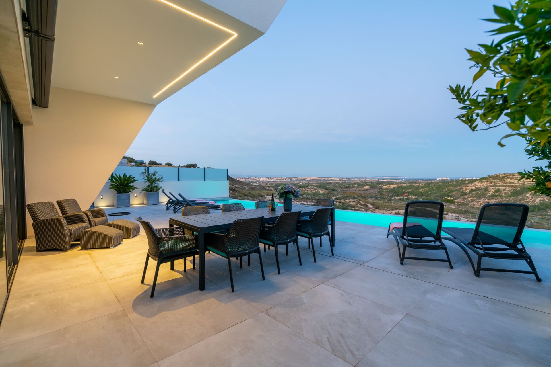 Villa i Rojales, Alicante, Spanien 3 sovrum, 416 kvm. Nr. 163606