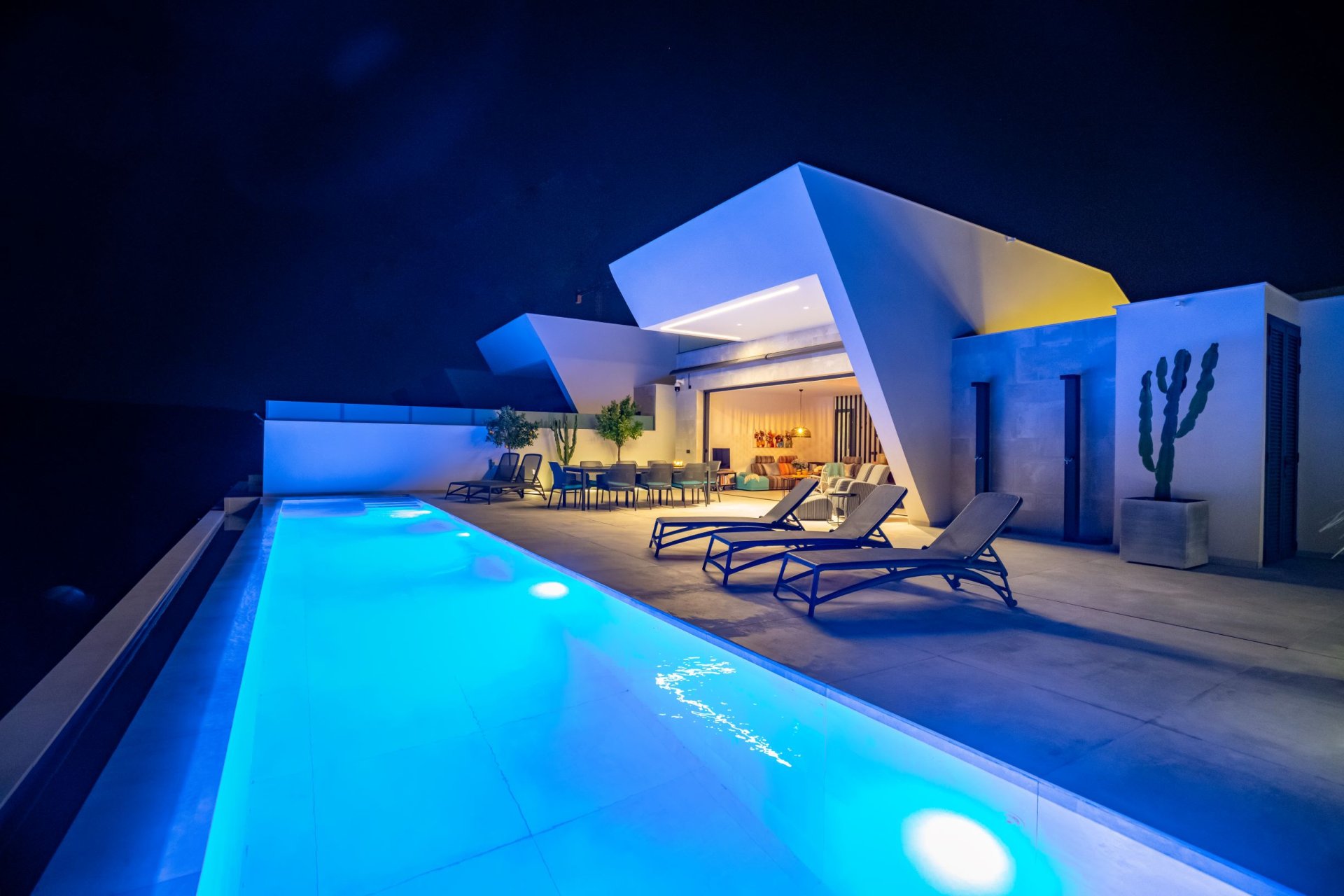 Villa i Rojales, Alicante, Spanien 3 sovrum, 416 kvm. Nr. 163606