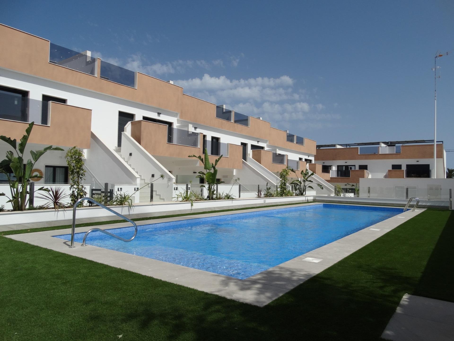 Bungalowi Pilar de la Horadada, Alicante, Espanja 3 makuuhuonetta, 93 m2 No. 135265