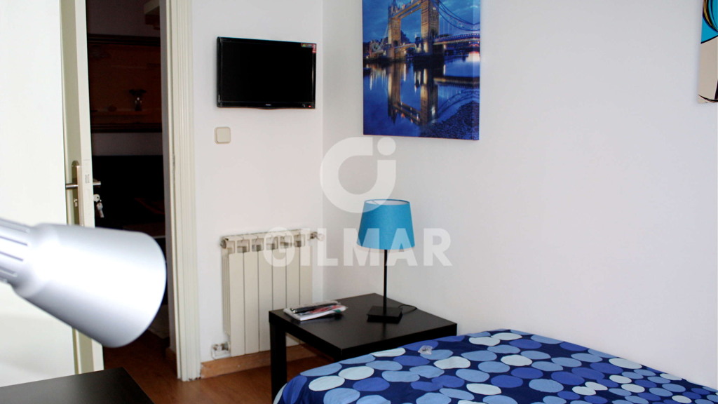 Huoneisto Madrid, Espanja 6 makuuhuonetta, 131 m2 No. 113419