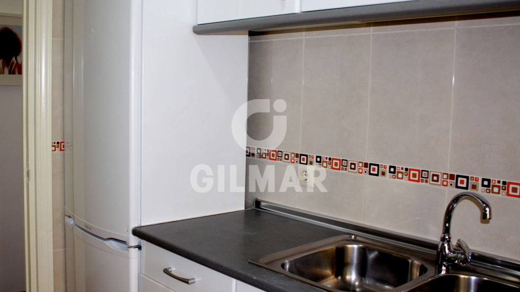 Huoneisto Madrid, Espanja 6 makuuhuonetta, 131 m2 No. 113419
