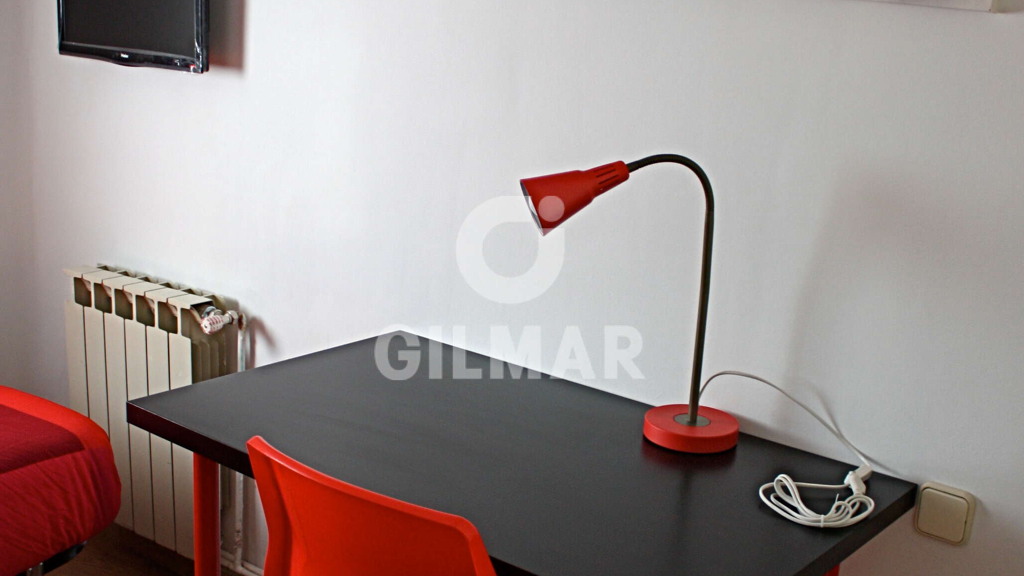 Huoneisto Madrid, Espanja 6 makuuhuonetta, 131 m2 No. 113419