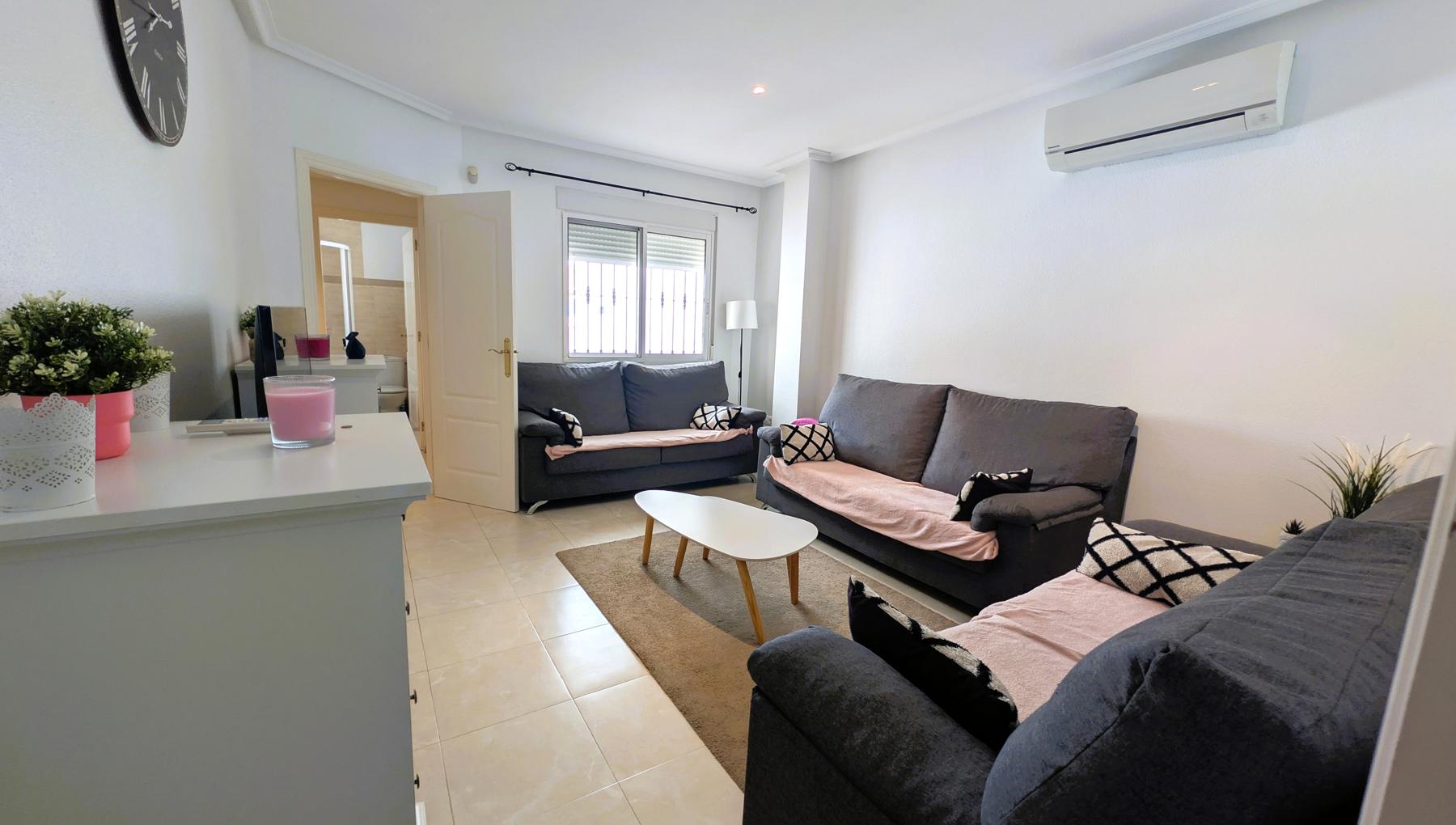 Villa a Algorfa, Alicante, Spagna 5 camere da letto, 224 mq. N° 192452