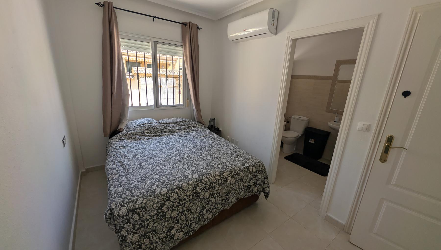 Villa a Algorfa, Alicante, Spagna 5 camere da letto, 224 mq. N° 192452