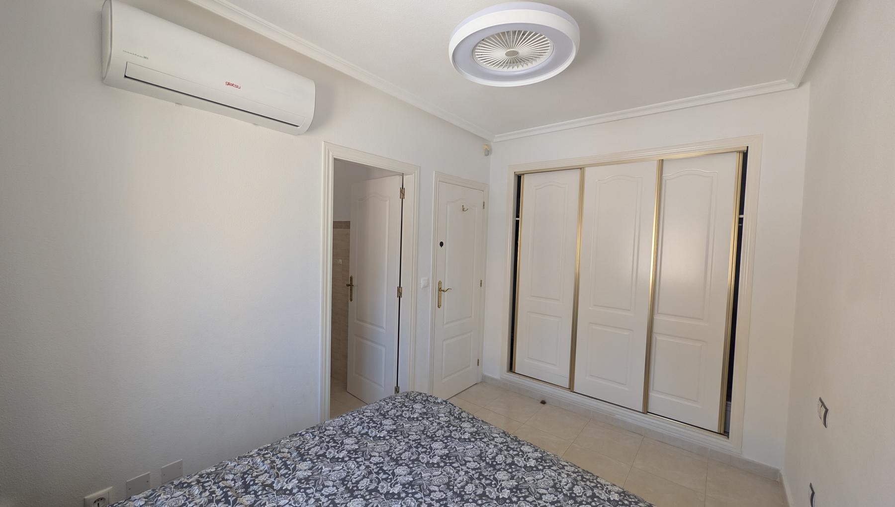 Villa a Algorfa, Alicante, Spagna 5 camere da letto, 224 mq. N° 192452