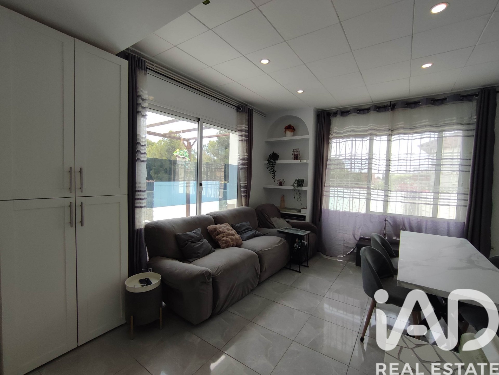 Hus i Cunit, Tarragona, Spanien 4 sovrum, 141 kvm. Nr. 172159