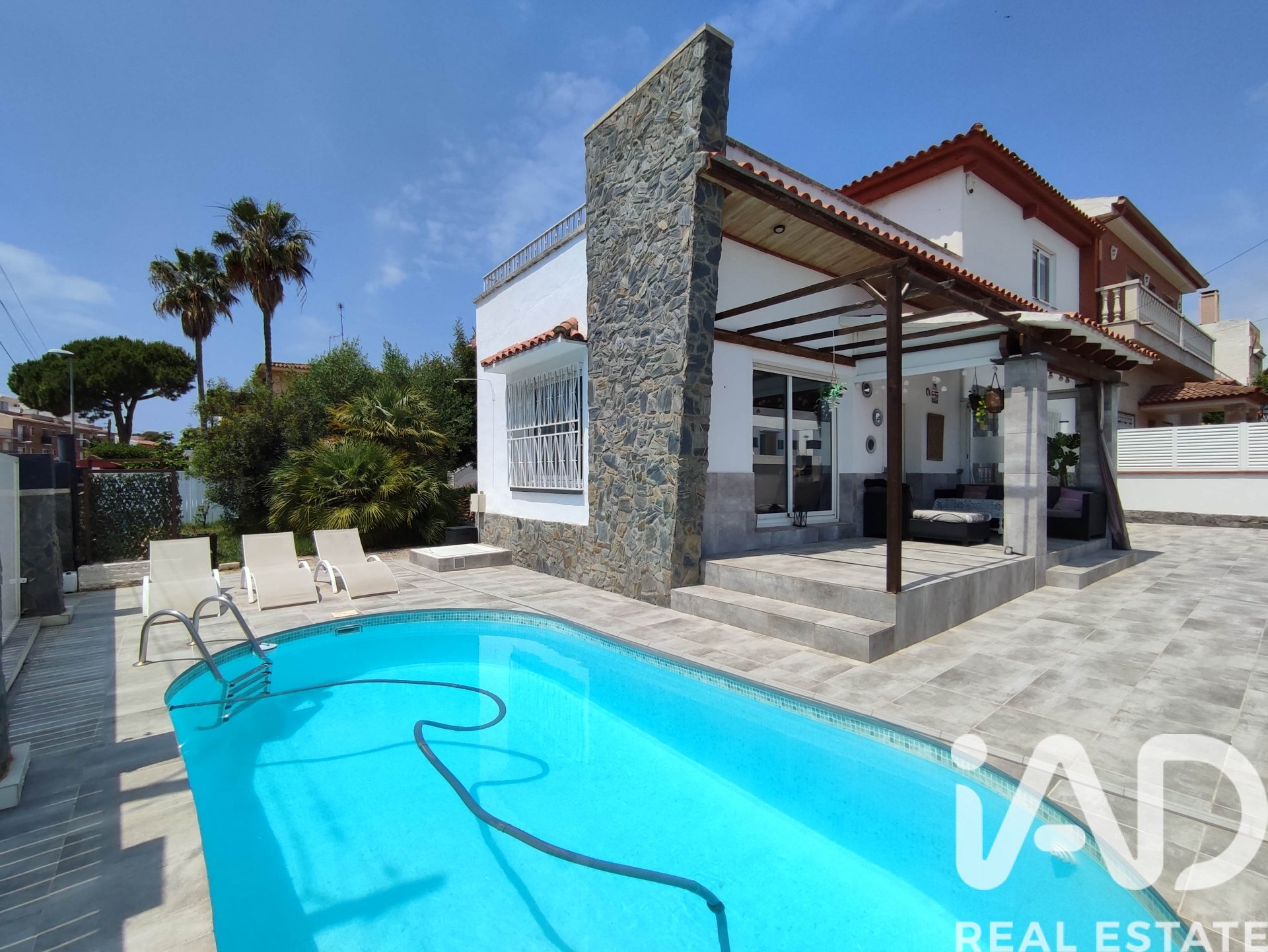 Hus i Cunit, Tarragona, Spanien 4 sovrum, 141 kvm. Nr. 172159