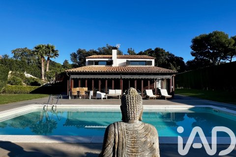 Casa a Sant Vicenc De Montalt, Barcelona, Spagna 6 camere da letto, 557 mq. N° 172155