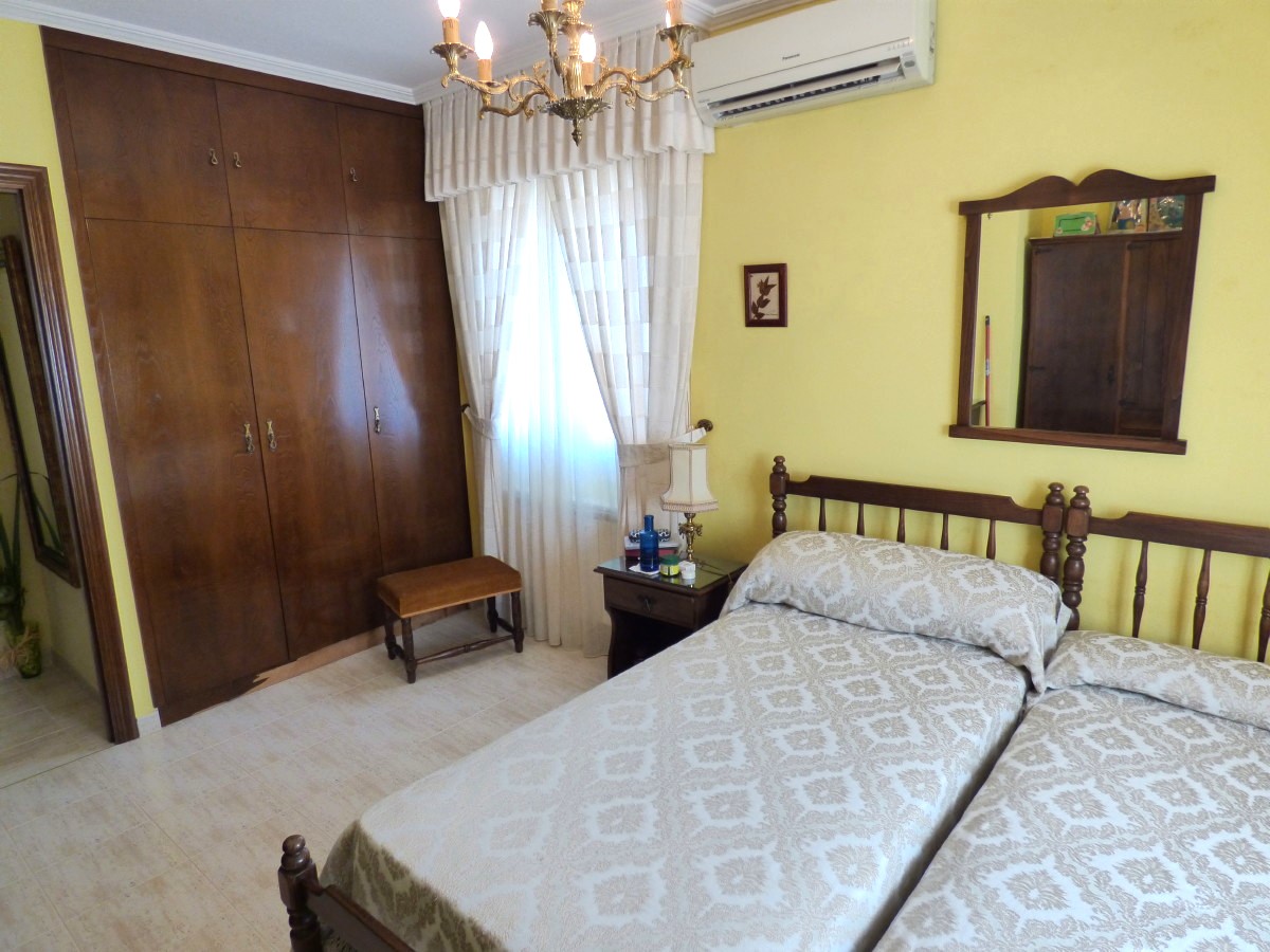 Villa in Benidorm, Alicante, Spain 6 bedrooms, 253 sq.m. No. 192485