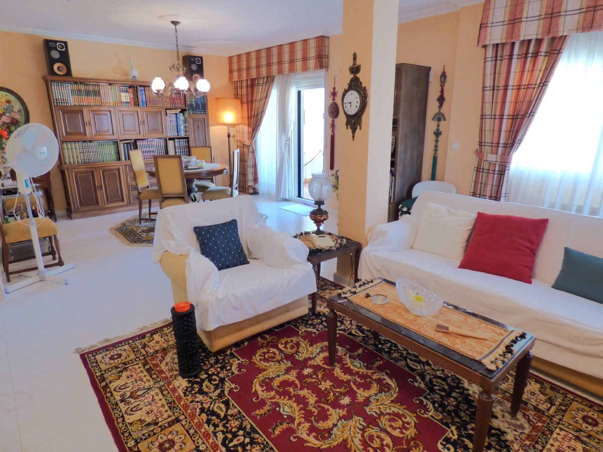 Villa in Benidorm, Alicante, Spain 6 bedrooms, 253 sq.m. No. 192485