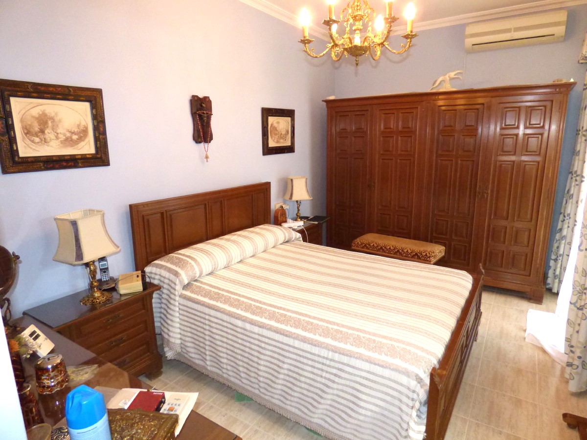 Villa in Benidorm, Alicante, Spain 6 bedrooms, 253 sq.m. No. 192485