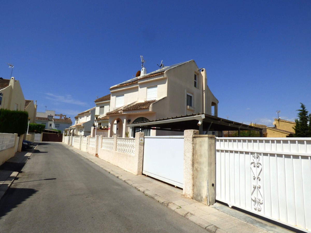 Villa in Benidorm, Alicante, Spain 6 bedrooms, 253 sq.m. No. 192485