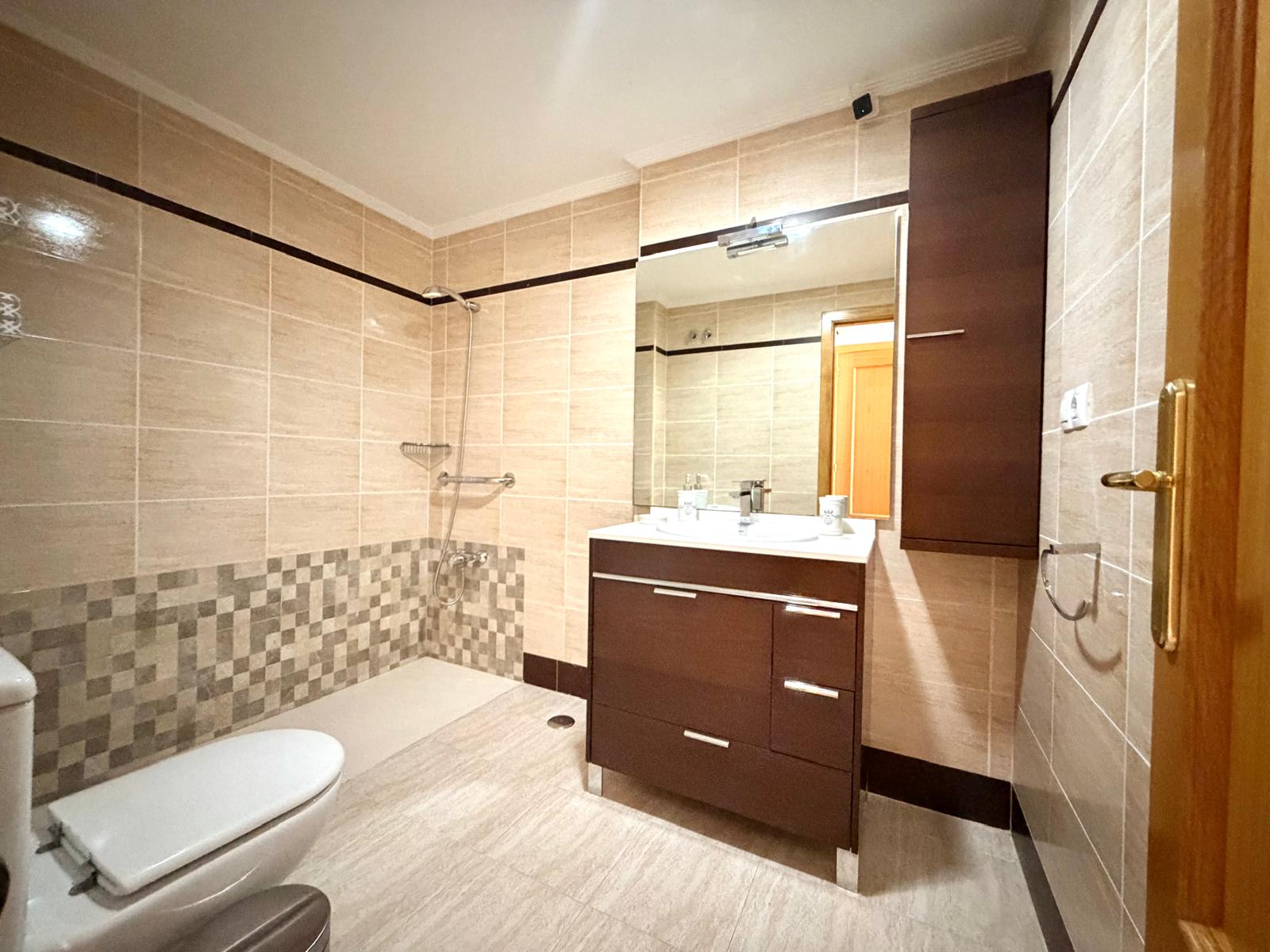 Appartamento a Villajoyosa, Alicante, Spagna 3 camere da letto, 103 mq. N° 192483