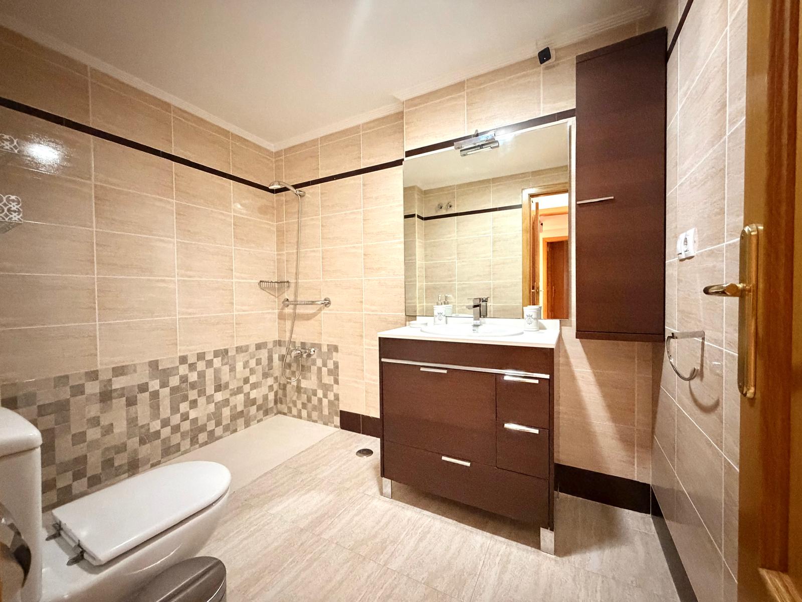 Appartamento a Villajoyosa, Alicante, Spagna 3 camere da letto, 103 mq. N° 192483