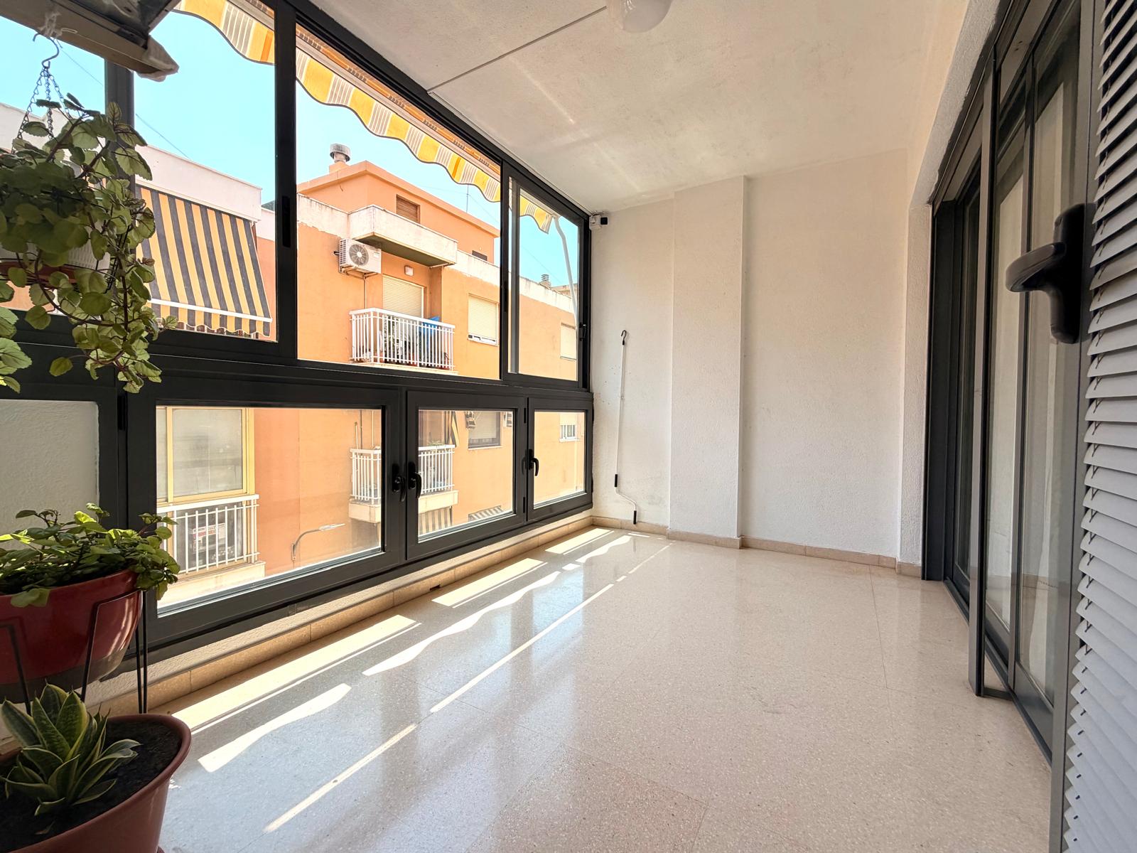 Appartamento a Villajoyosa, Alicante, Spagna 3 camere da letto, 103 mq. N° 192483