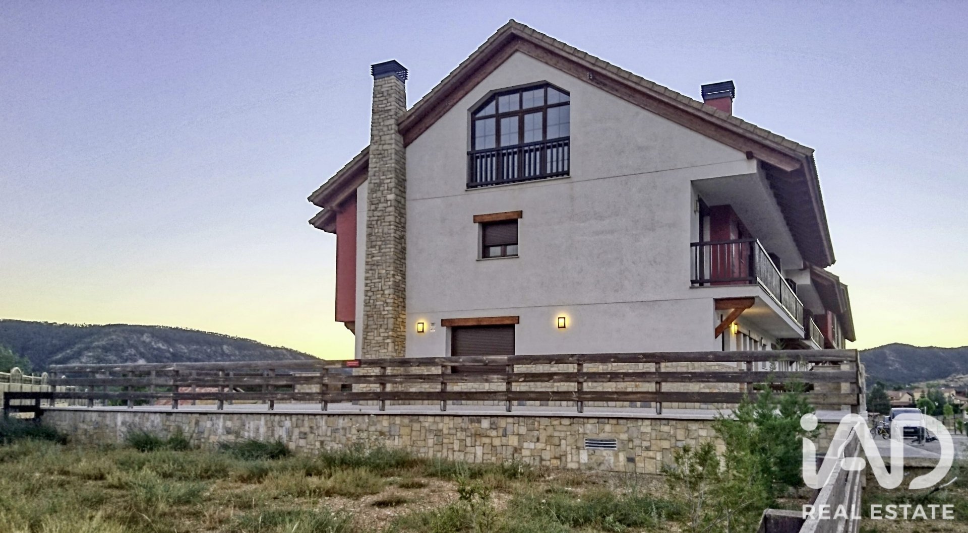 Villetta a schiera a Teruel, Spagna 3 camere da letto, 493 mq. N° 188110