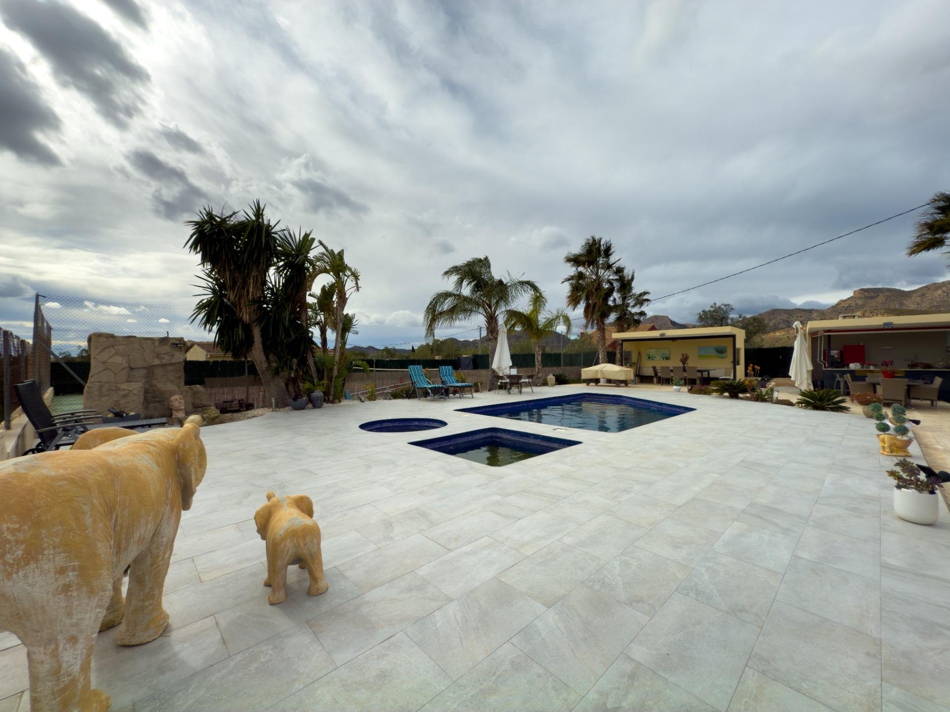 Apartment in Jijona, Alicante, Spain 5 bedrooms, 180 sq.m. No. 168780