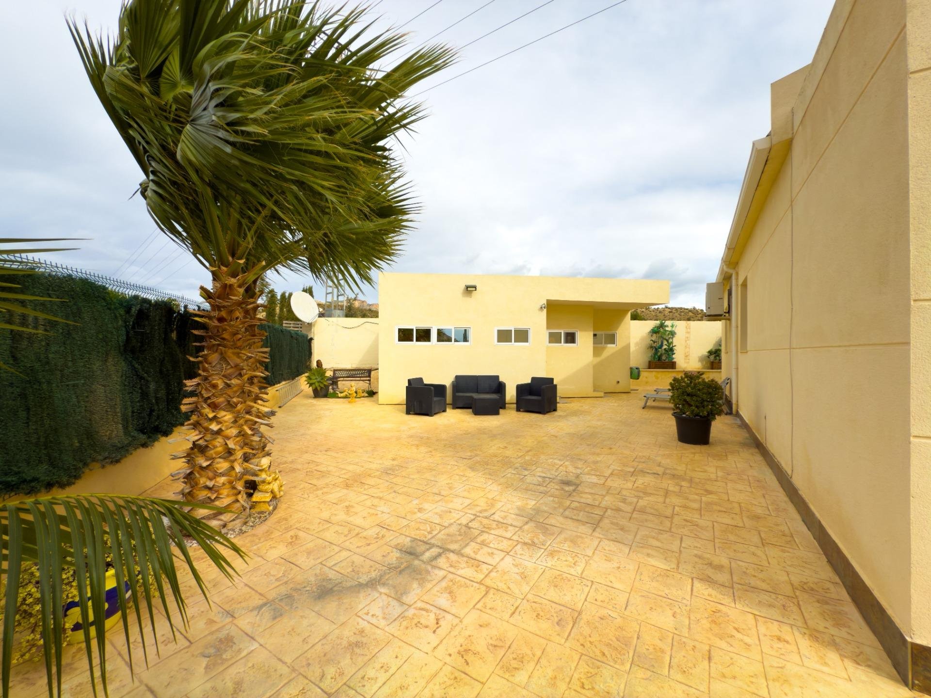 Apartment in Jijona, Alicante, Spain 5 bedrooms, 180 sq.m. No. 168780