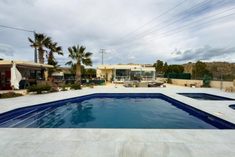 Dzīvoklis Jijona, Alicante, Spānijā 5 istabas, 180 m2 Nr. 168780