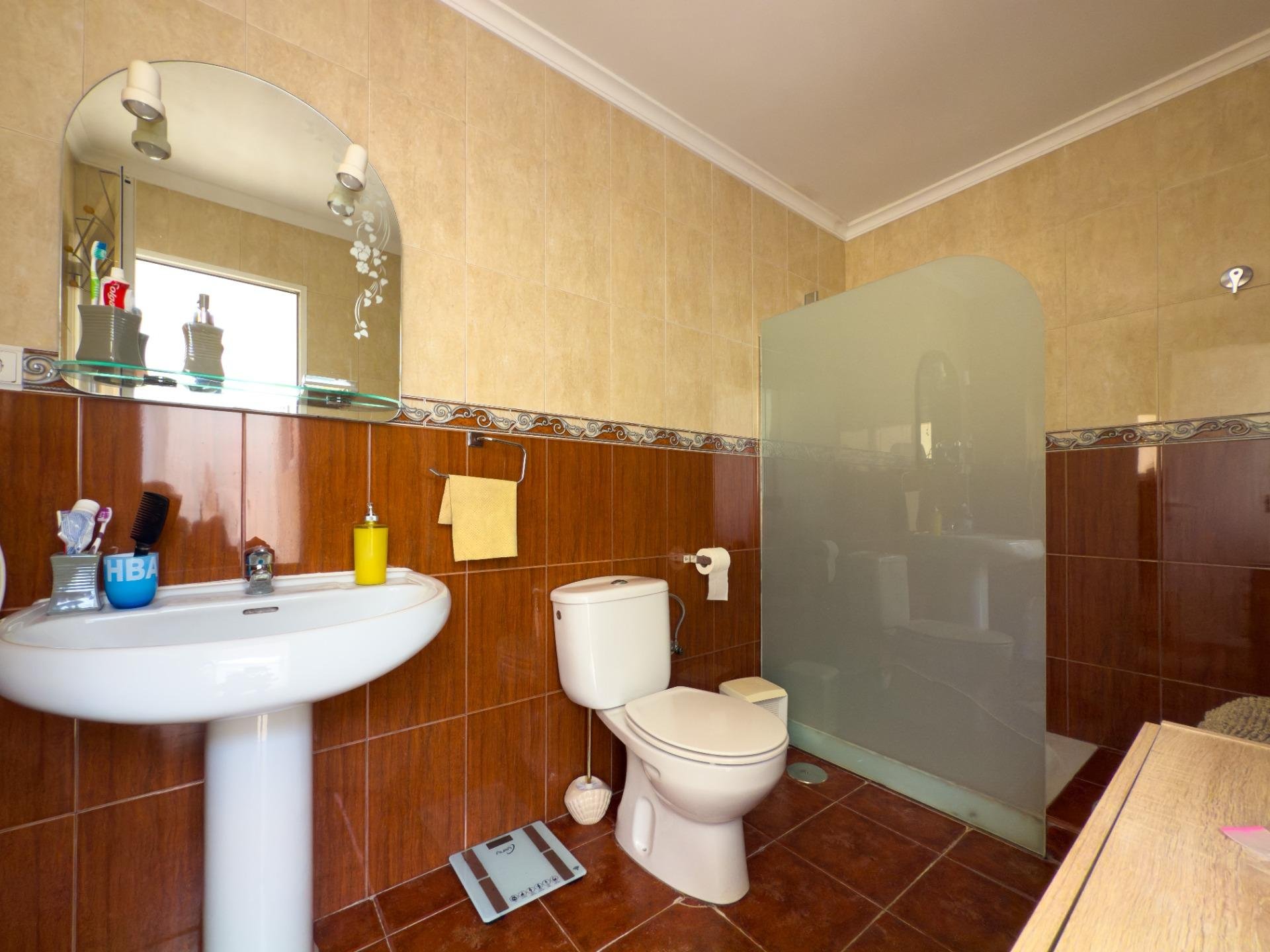 Apartment in Jijona, Alicante, Spain 5 bedrooms, 180 sq.m. No. 168780
