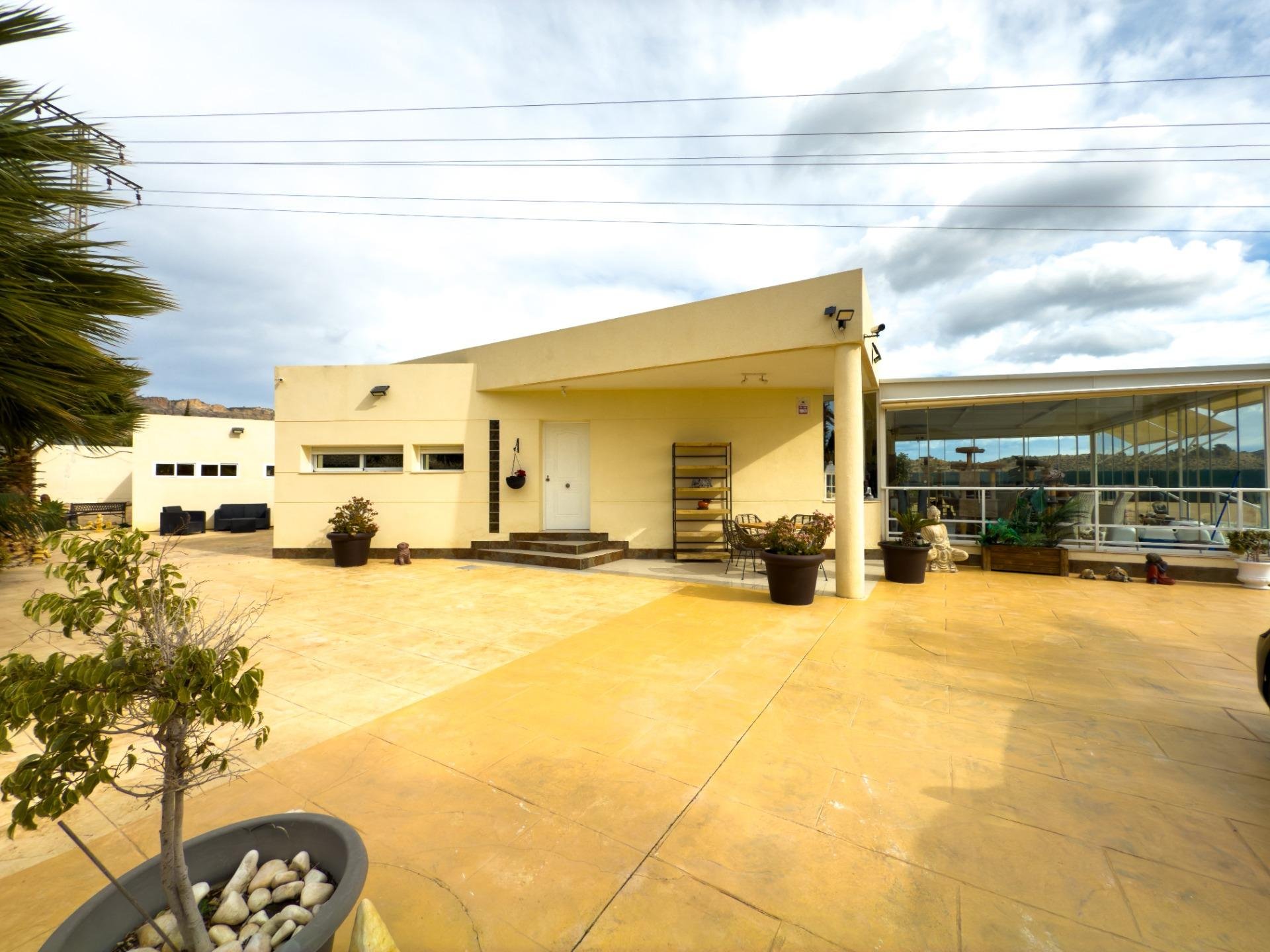 Apartment in Jijona, Alicante, Spain 5 bedrooms, 180 sq.m. No. 168780