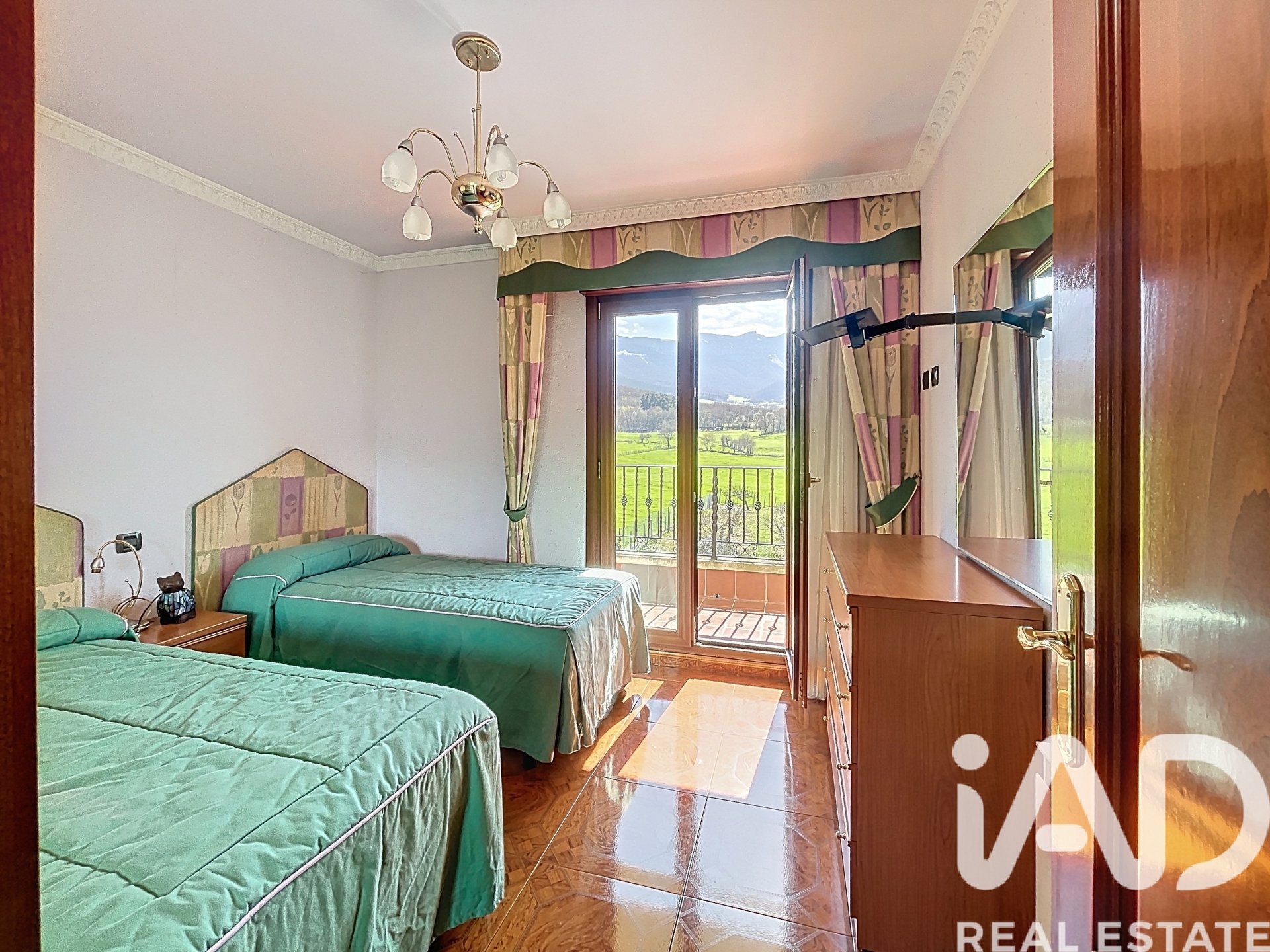 Casa a Valle de Mena, Burgos, Spagna 6 camere da letto, 349.35 mq. N° 172900