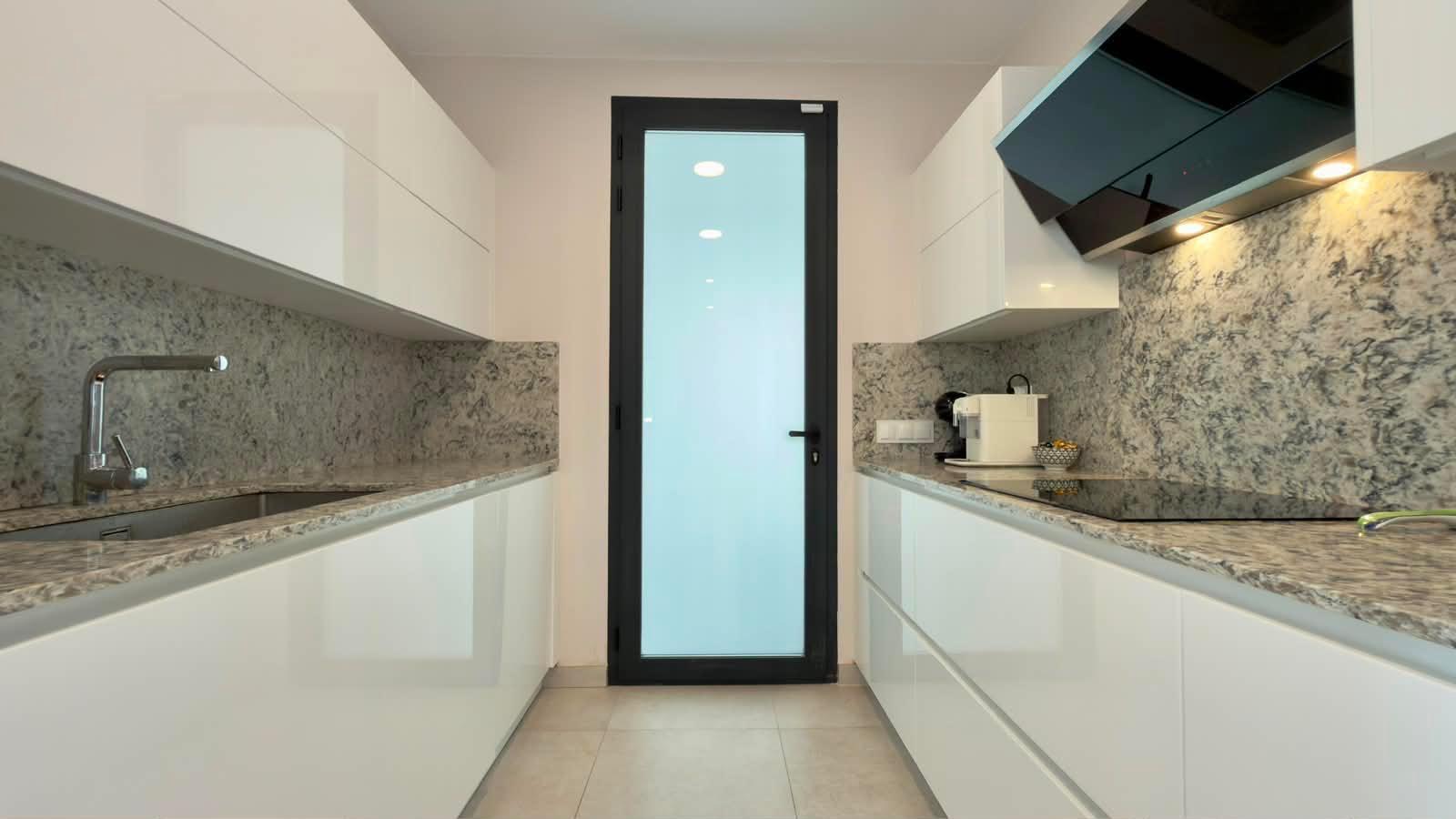 Villa a Calpe, Alicante, Spagna 4 camere da letto, 367 mq. N° 194955