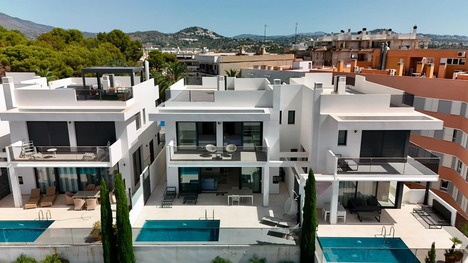 Villa a Calpe, Alicante, Spagna 4 camere da letto, 367 mq. N° 194955