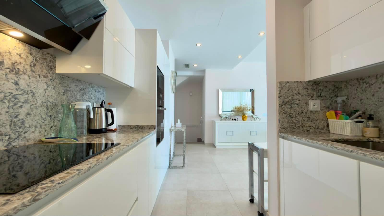 Villa a Calpe, Alicante, Spagna 4 camere da letto, 367 mq. N° 194955