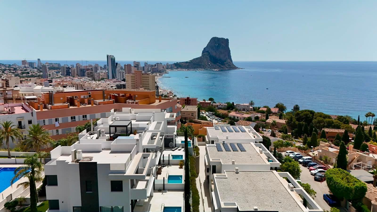 Villa a Calpe, Alicante, Spagna 4 camere da letto, 367 mq. N° 194955