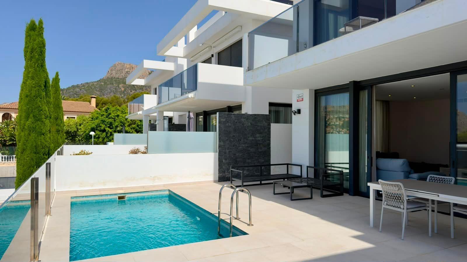 Villa a Calpe, Alicante, Spagna 4 camere da letto, 367 mq. N° 194955