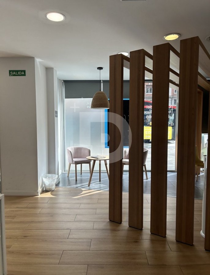 Commercial property in Barcelona, Spain 418 sq.m. No. 154896