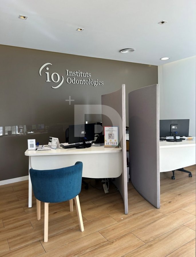 Commercial property in Barcelona, Spain 418 sq.m. No. 154896