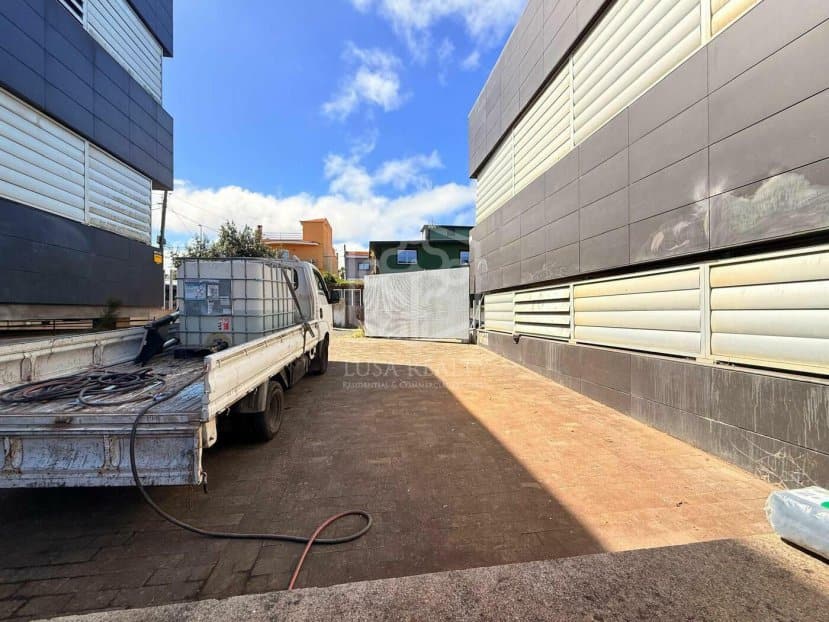 Liikekiinteistö San Cristobal de La Laguna, Tenerife, Espanja 6472 m2 No. 151449