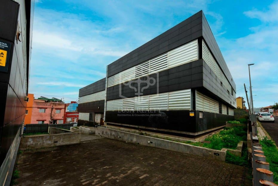 Liikekiinteistö San Cristobal de La Laguna, Tenerife, Espanja 6472 m2 No. 151449