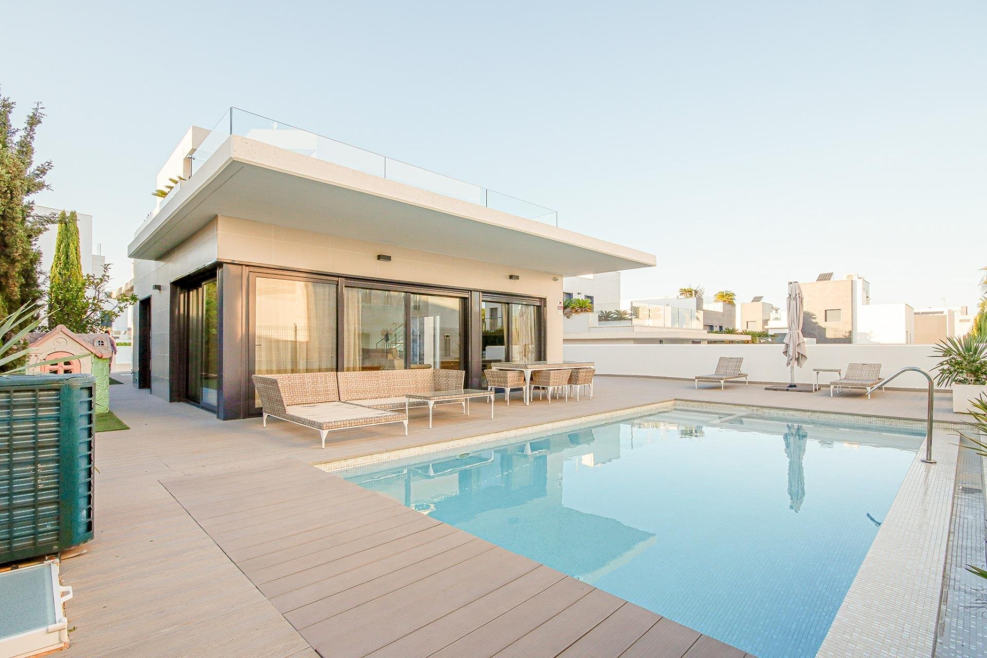 Huvila Campoamor, Alicante, Espanja 4 makuuhuonetta, 190 m2 No. 144179