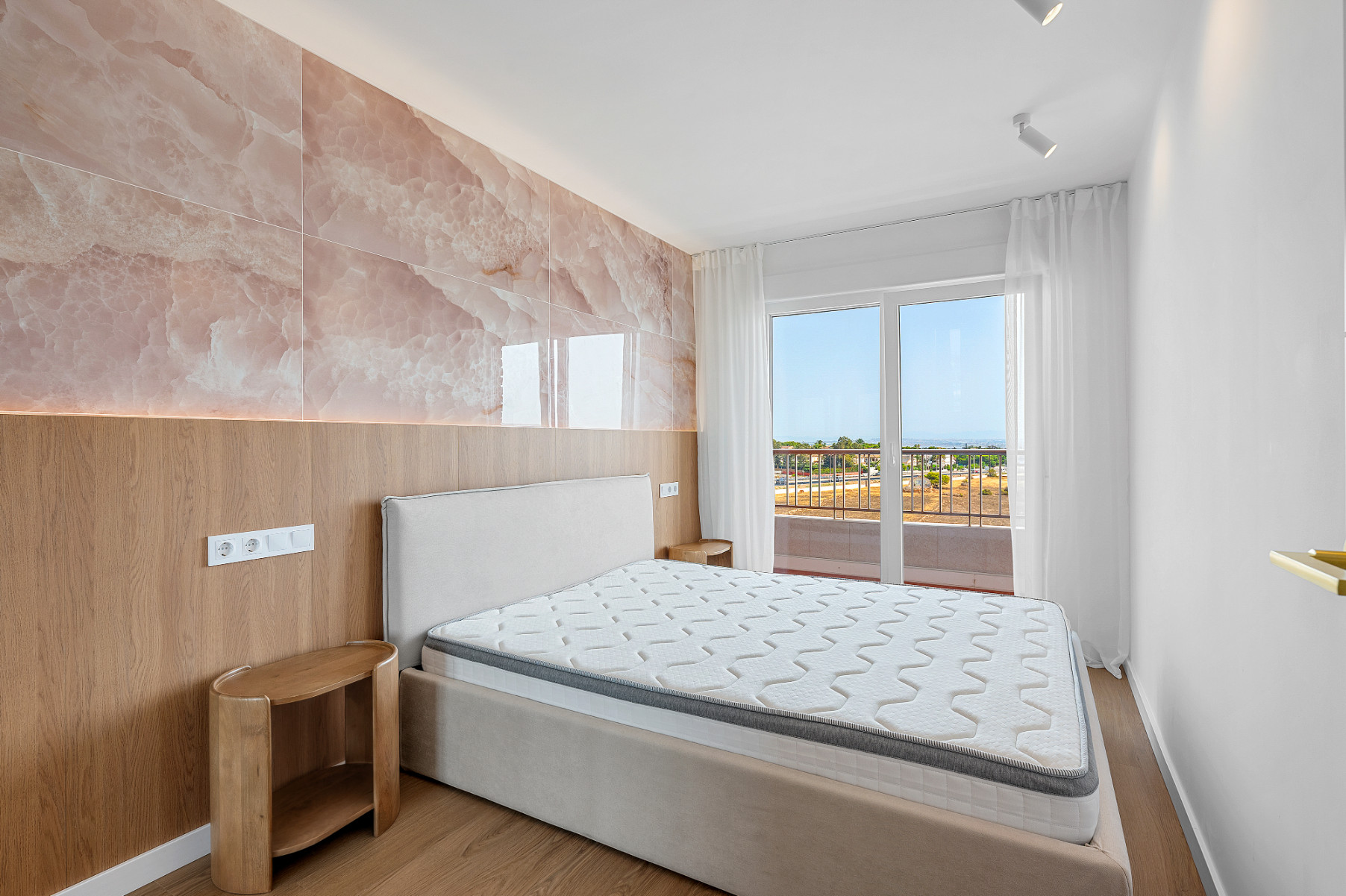 Apartamento en Torrevieja, Alicante, España 2 dormitorios, 70 m2 No. 190371